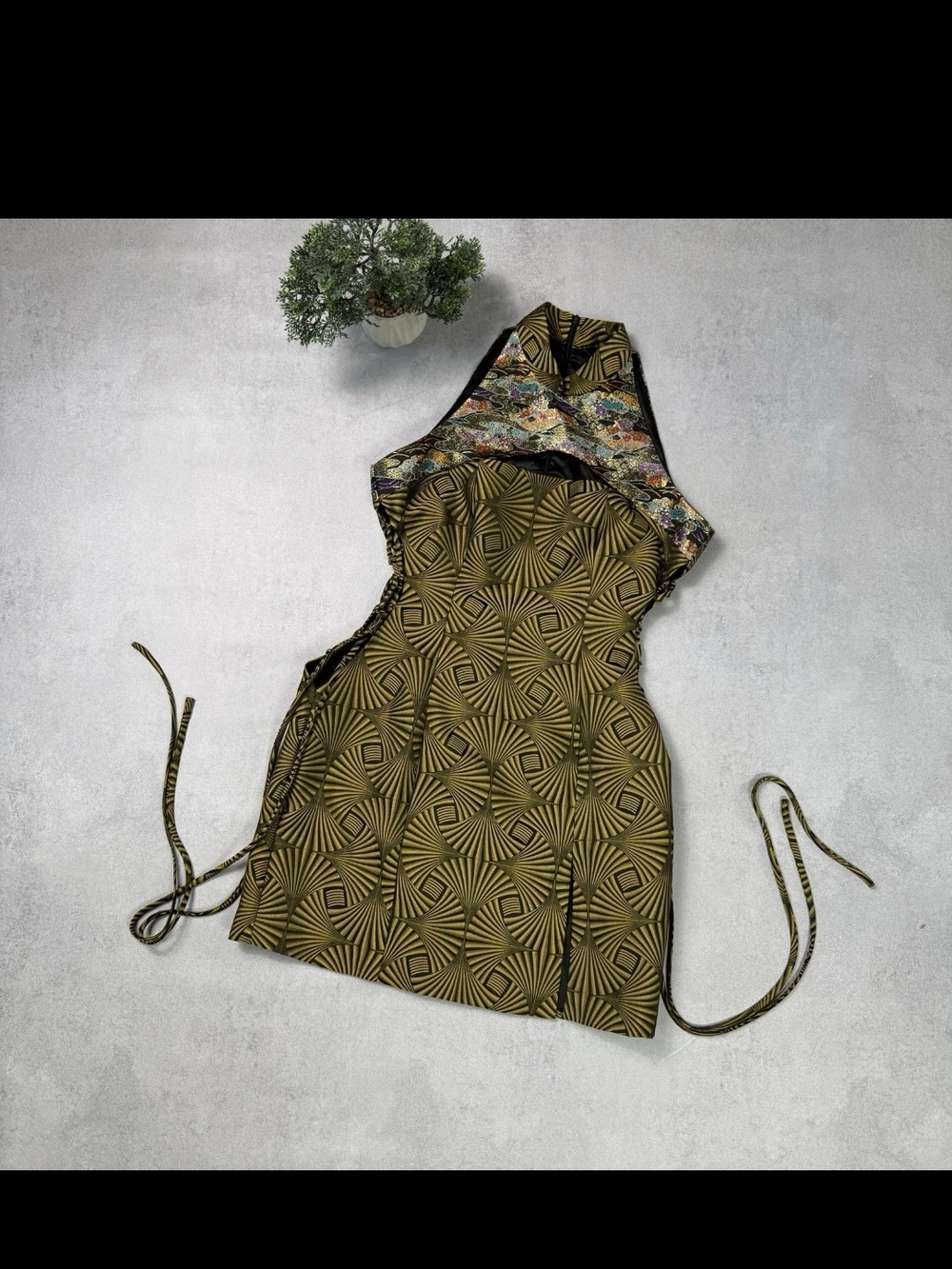 Kim Shui Qi Pao Brocade Dress - Picture 2 of 16